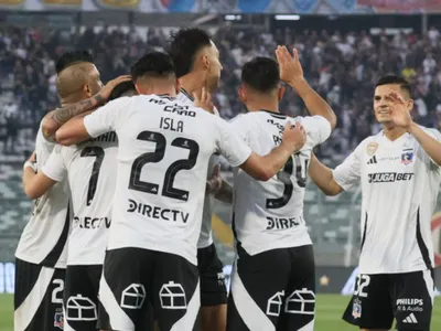 «Vuelve»: Hinchas piden el retorno de ex figura de Colo-Colo tras asistir al partido ante Unión Española