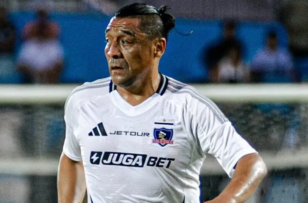 El otrora seleccionado nacional formó parte del equipo Centenario de Colo-Colo.