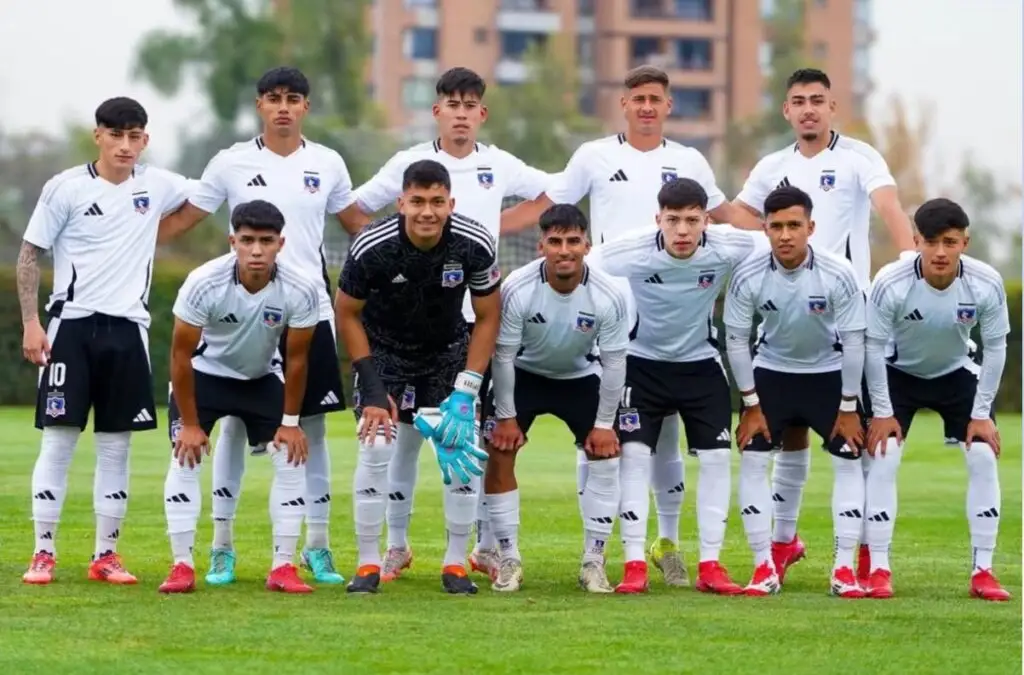 Blanco y Negro reinvertirá las utilidades en el fútbol joven de Colo-Colo.