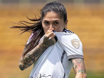 «No son tan diferentes»: El picante mensaje de Yenny Acuña a la U tras goleada en el Superclásico