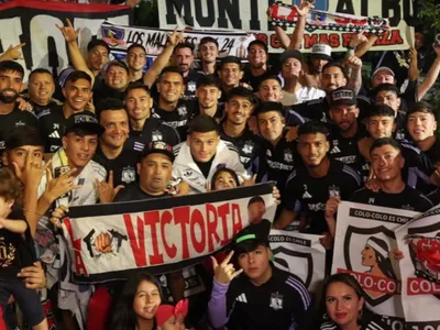 Pasó desapercibido: El aplaudido gesto de los hinchas de Colo-Colo tras el Hotelazo en Bucaramanga