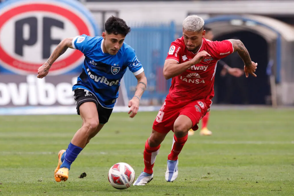Futbol, Huachipato vs Nublense.
Fecha 14, campeonato Nacional 2023.
El jugador de Huachipato Javier Altamirano es fotografiado durante el partido de primera division contra Nublense disputado en el estadio Huachipato Cap en Talcahuano, Chile.
14/05/2023
Marco Vasquez/Photosport

Football, Huachipato vs Nublense.
14th date, 2023 National Championship.
Huachipato's player Javier Altamirano is pictured during the first division match against Nublense at the Huachipato Cap stadium in Talcahuano, Chile.
14/05/2023
Marco Vasquez/Photosport