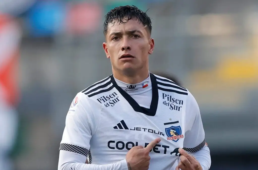 Cristián Zavala tiene su futuro de Colo-Colo en sus manos.
