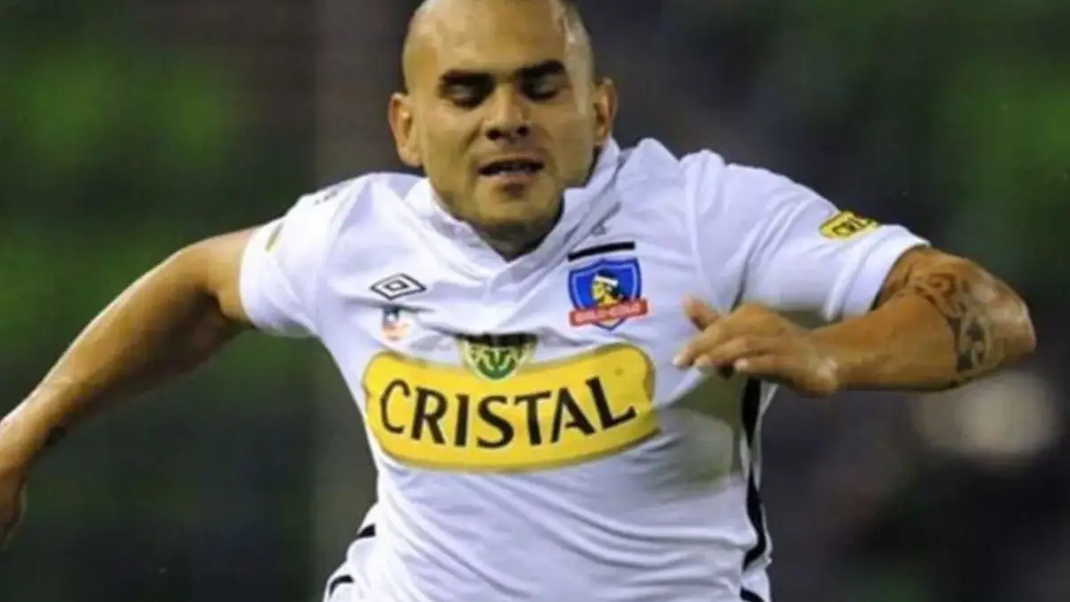 Cristian Bogado con la camiseta de Colo-Colo.