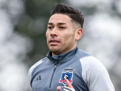 Vuelve el 4-3-3: Óscar Opazo entrenó como titular en la formación de Colo-Colo para enfrentar a Unión la Calera