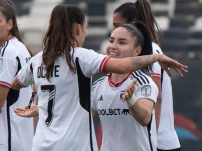 La gran ‘parada de carros’ de Javiera Grez a hincha de Colo-Colo por despectivo comentario sobre Isidora Olave