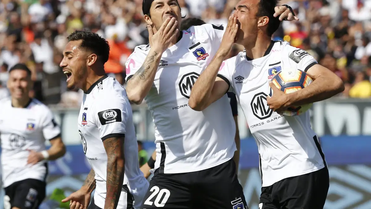 Futbol, Colo Colo vs Universidad de Chile Novena fecha, segunda vuelta Campeonato 2019. El jugador de Colo Colo Gabriel Suazo celebra despues de convertir un gol contra Universidad de Chile durante el partido de primera division realizado en el estadio Monumental de Santiago, Chile. 05/10/2019 Marcelo Hernandez/Photosport Football, Colo Colo vs Universidad de Chile Ninth date, second round Championship 2019. Colo Colo’s player Gabriel Suazo celebrates after scoring against Universidad de Chile during the first division football match held at the Monumental stadium in Santiago, Chile. 05/10/2019 Marcelo Hernandez/Photosport
