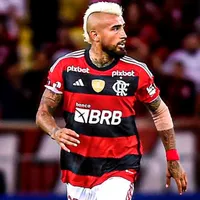 En Colo-Colo hay jugadores que ganan más: Filtran el sueldo que recibirá Arturo Vidal en Athletico Paranaense