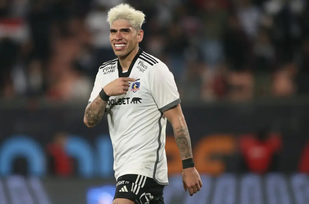 Carlos Palacios volvió a ser figura en Colo-Colo.