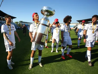 «Muchas gracias campeones»: Colo-Colo oficializó la salida de 4 futbolistas para 2025