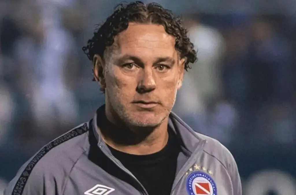 Gabriel Milito es opción para ser DT de Colo-Colo.