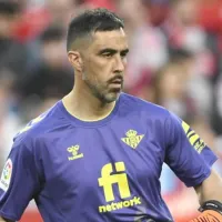 A seguir esperando: Real Betis confirma que Claudio Bravo no volverá a Colo-Colo y se sigue posponiendo su regreso