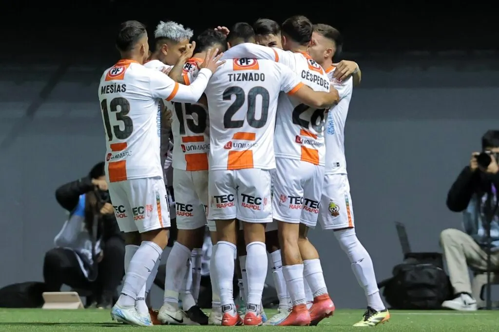 Los jugadores de Cobresal celebran el triunfo sobre Unión Española.
