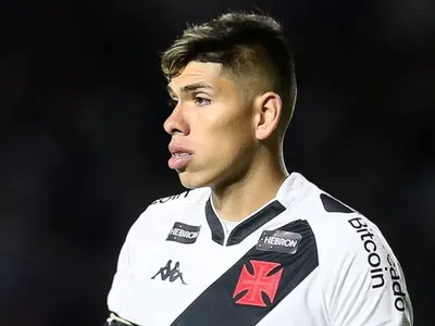 Se olvidan de ‘La Joya’: El bombástico ‘reemplazo’ de Carlos Palacios en Vasco da Gama ante la inminente compra de Colo-Colo