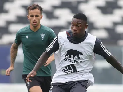 La sorpresiva delantera titular que utilizó Colo-Colo en su amistoso frente a Santiago Wanderers