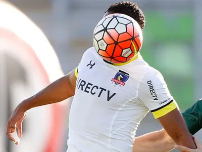 Ex Colo-Colo vive un drama en Europa: No fue inscrito por grave lesión y prepara su adiós del club