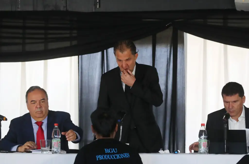 Aníbal Mosa no pudo ser ratificado como presidente de Blanco y Negro.