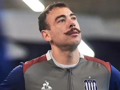 Jorge Almirón lo confirma: Colo-Colo presentó un nuevo ofrecimiento por Matías Catalán