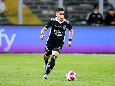 Las cinco alternativas que tiene Colo-Colo ante una posible partida de Óscar Opazo