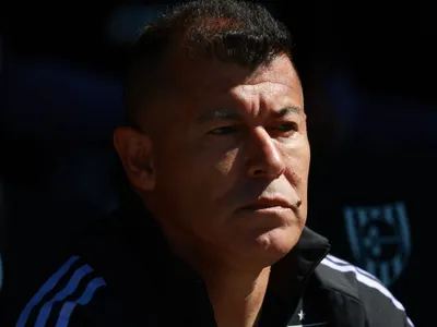 «Podría marcar diferencias»: La fustración de Jorge Almirón por su anhelado refuerzo para Colo-Colo
