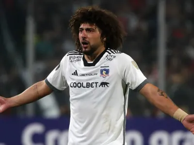 «Acá se le idolatra»: Leonardo Véliz golpeó a Maximiliano Falcón por no ser llamado a la Selección Uruguaya