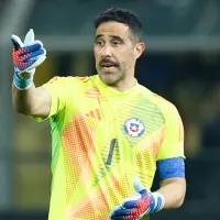 Le pusieron fecha: Desde Colo-Colo confirman la opción de fichar a Claudio Bravo para 2025