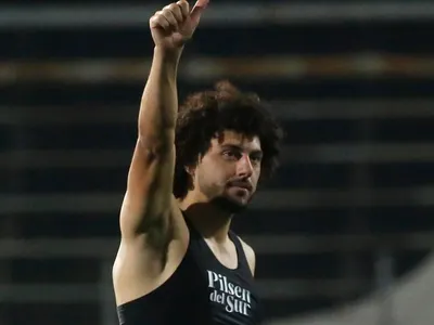 «Qué no me pegue tanto»: El canchero mensaje de Maxi Falcón al delantero que más le cuesta defender