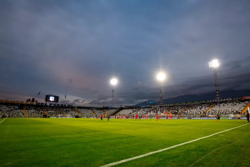 Futbol, Colo-Colo vs Nublense
Fecha 11, Liga de Primera 2025.
Los hinchas de Colo Colo, son fotografiados durante el partido de primera division disputado en el Estadio Monumental Davis Arellano, en Santiago de Chile.
19/05/2025
Pepe Alvujar/Photosport

Football, Colo Colo vs Nublense
11th turn, Division League 2025.
Colo Colo’s fans are pictured during the first division match at the Monumental Davis Arellano Stadium, in Santiago, Chile.
19/05/2025
Pepe Alvujar/Photosport