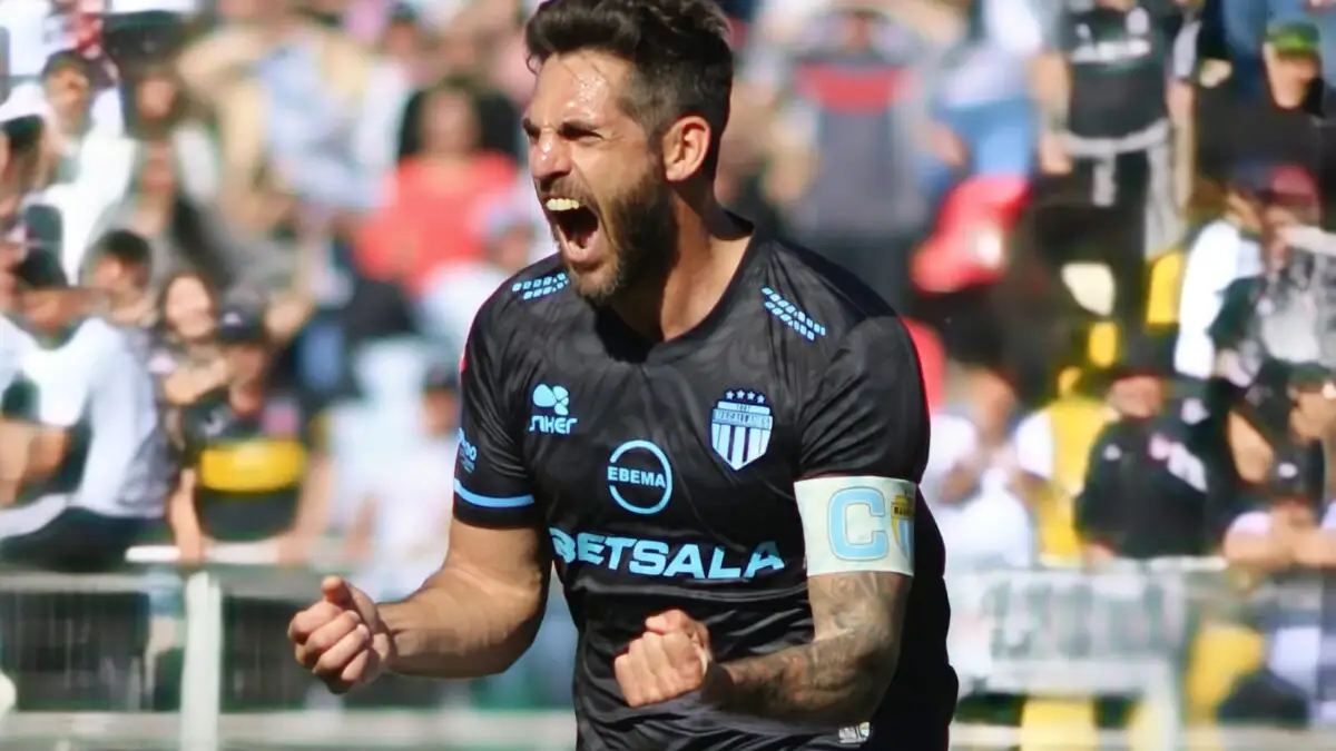 Hinchas de Colo-Colo piden a Joaquín Larrivey como delantero para 2025.