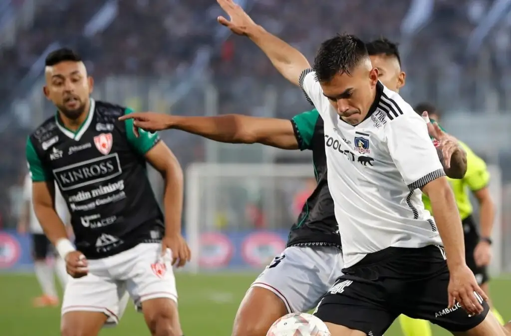 Colo-Colo visita a Deportes Copiapó.