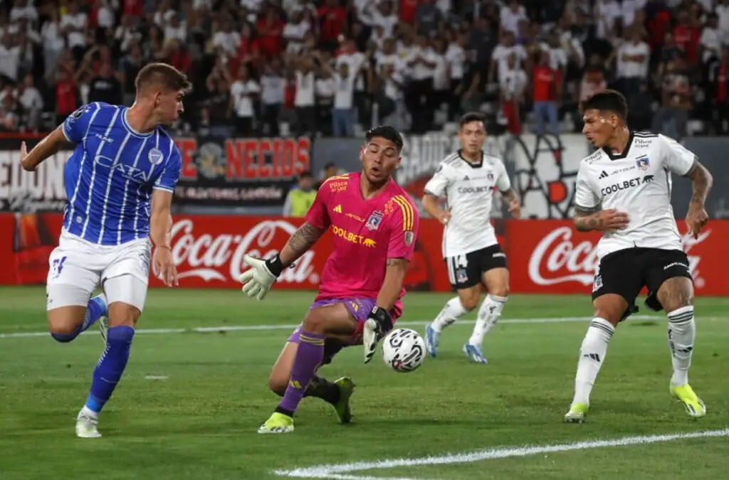 Tomás Badaloni jugó los dos encuentros contra Colo-Colo en Copa Libertadores.