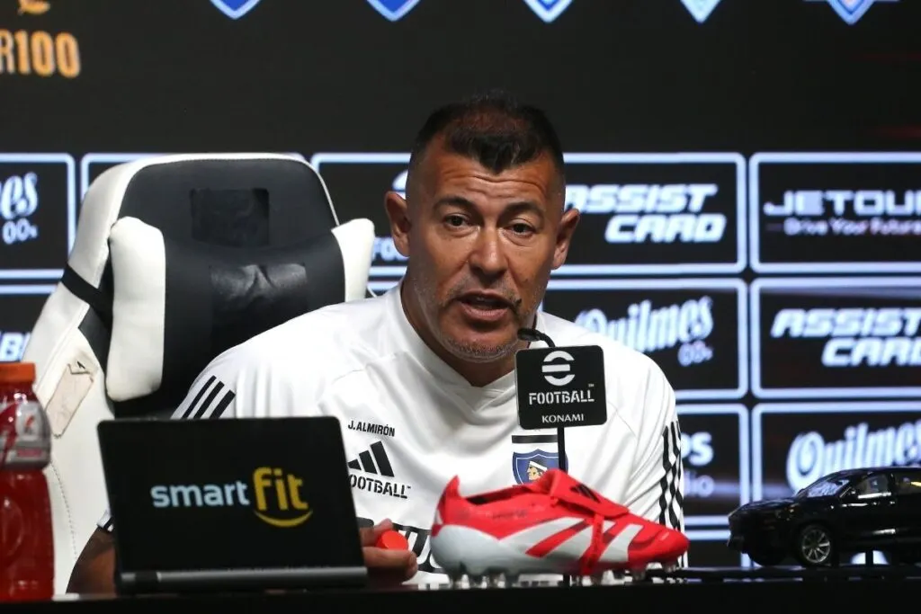 Jorge Almirón en conferencia de prensa.