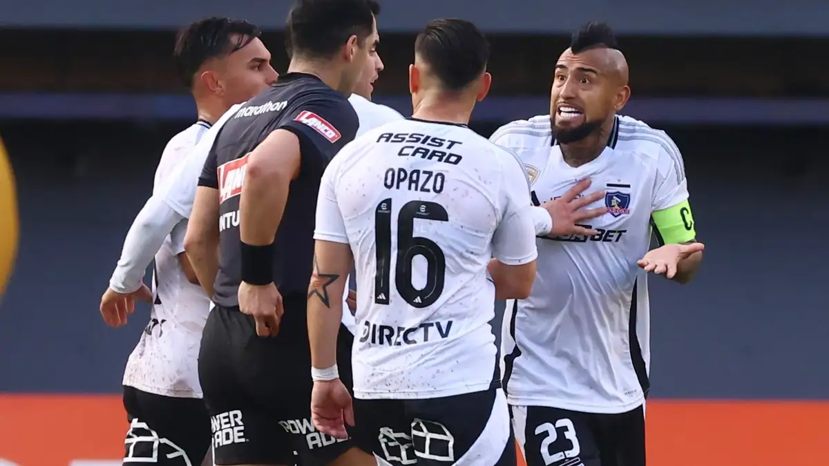 Véjar reveló en su informe arbitral los reales dicho de Vidal. Foto: Jonnathan Oyarzun/Photosport.