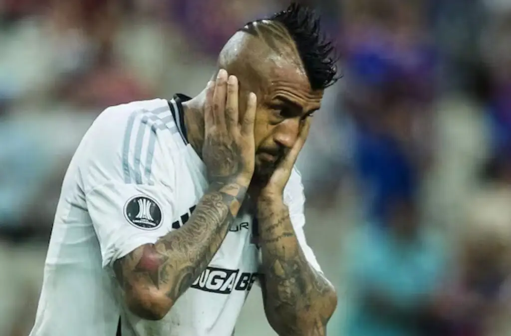 Colo-Colo podría perder a su capitán para los dos clásicos pendientes.