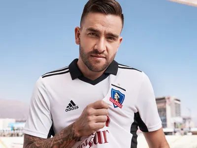 Agotadas en un día: Revisa cuándo y cómo comprar la nueva camiseta de Colo-Colo