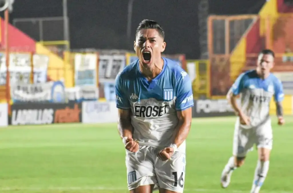 Óscar Opazo anotó su primer gol con la camiseta de Racing de Avellaneda.