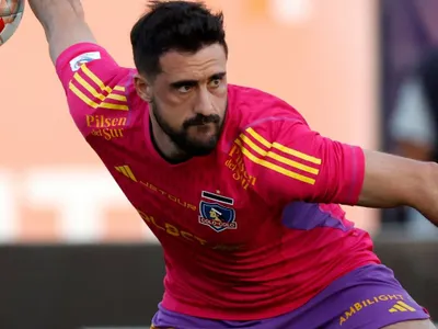 ¿Partirá? Desde Colo-Colo rompen el silencio ante interés desde Argentina por Fernando De Paul
