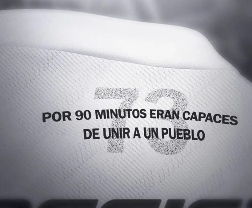 Propuesta camiseta conmemorativa del plantel de Colo-Colo 1973