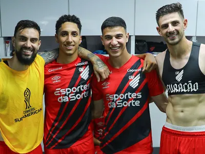 Para cumplirle al DT: Revelan el nombre del ‘9’ que busca fichar la dirigencia de Colo-Colo