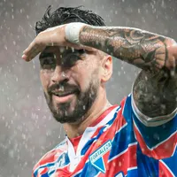 Golpe bajo para Colo-Colo: La FIFA le entrega una impensada noticia a Juan Martín Lucero que hace reír a Fortaleza