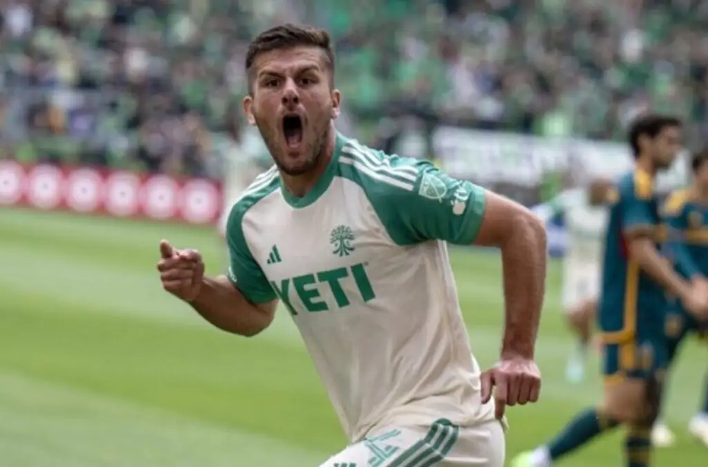 El surgido en el Cacique seguirá ligado al Austin FC por una temporada más.