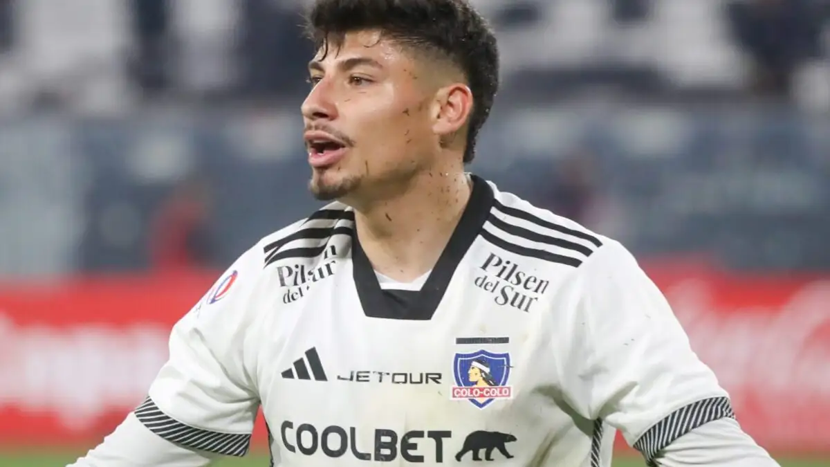 Alexander Oroz se habría resentido de su lesión en la rodilla.