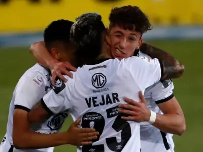 Uno siempre vuelve donde fue feliz: El delantero chileno que llegó al Monumental para el Superclásico 195