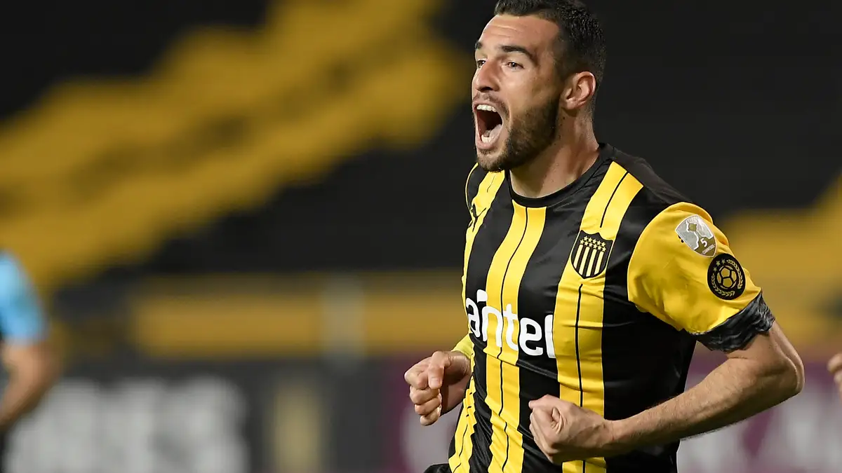 Fabricio Formiliano es la primera opción de Gustavo Quinteros.