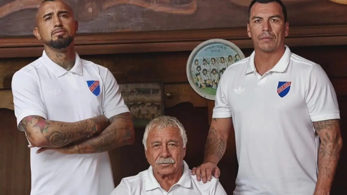 Hinchas de Colo-Colo votaron por el mejor jugador de la historia de Colo-Colo.