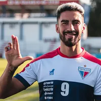 Hinchas de Colo-Colo se toman las redes sociales de Fortaleza y le dan con todo a Juan Martín Lucero