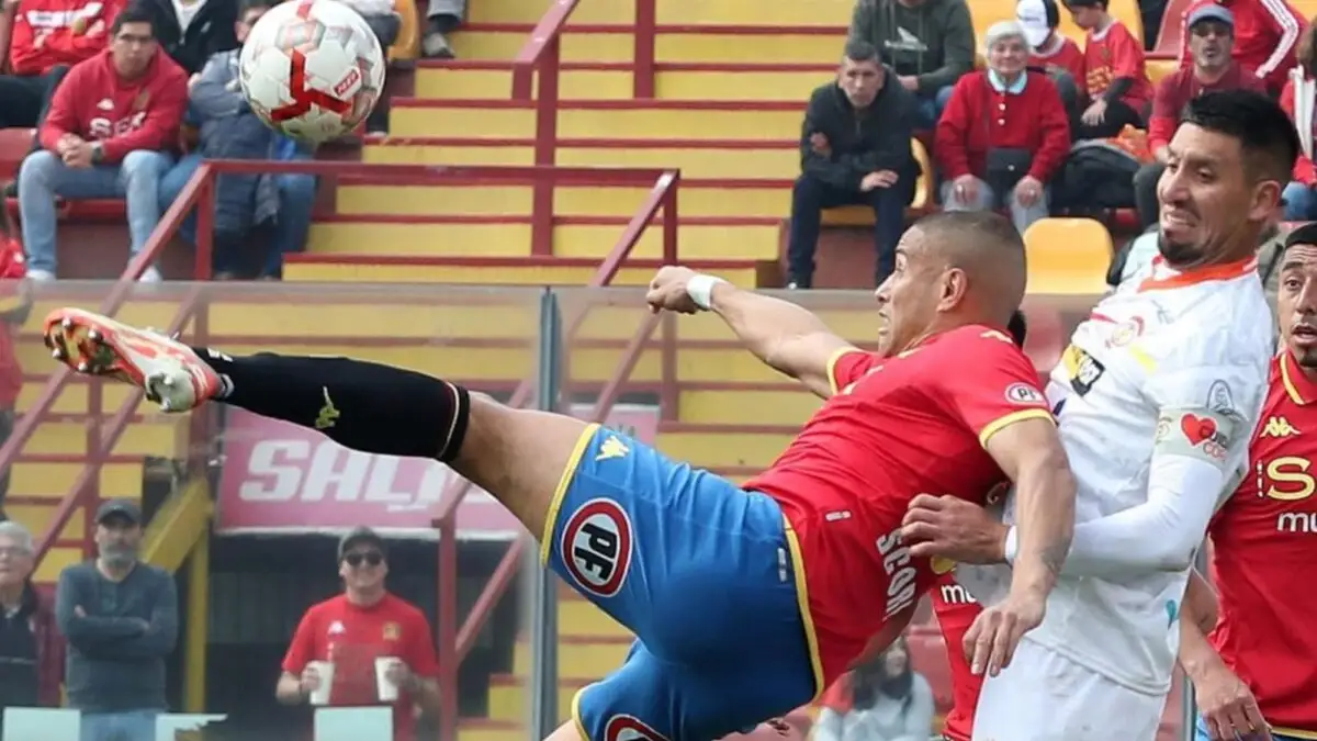 Gol de chilena de Leandro Benegas.