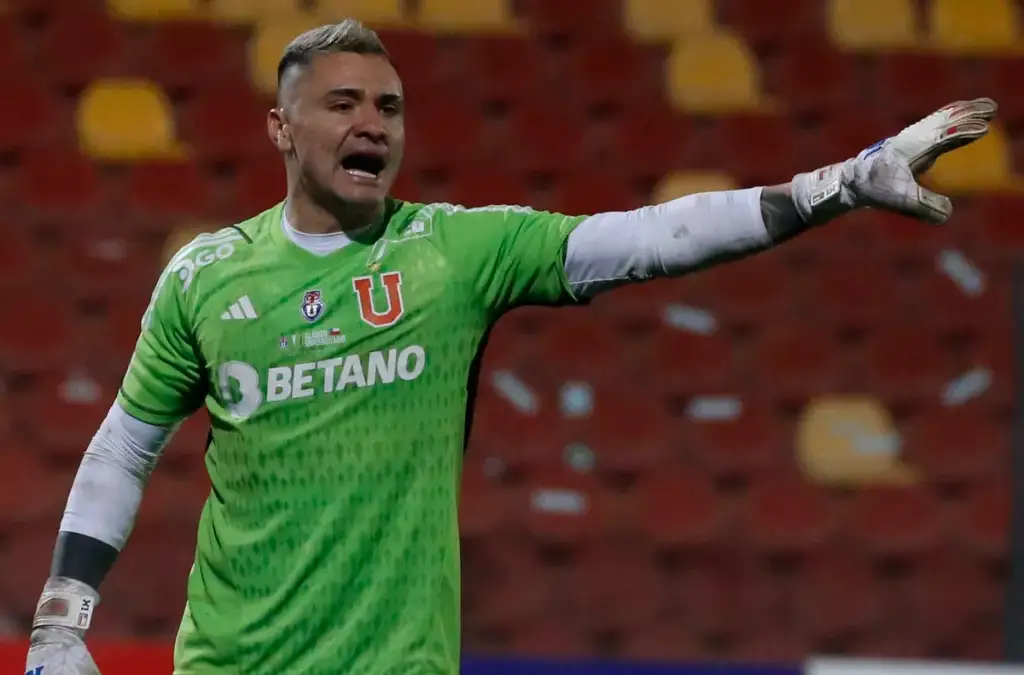 Claudio Borghi aconsejó a Colo-Colo ir por el fichaje de Cristóbal Campos.