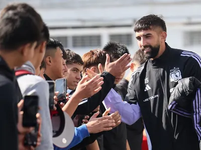 Colo-Colo recibió inesperada visita en Argentina antes de enfrentar a Racing por Copa Libertadores