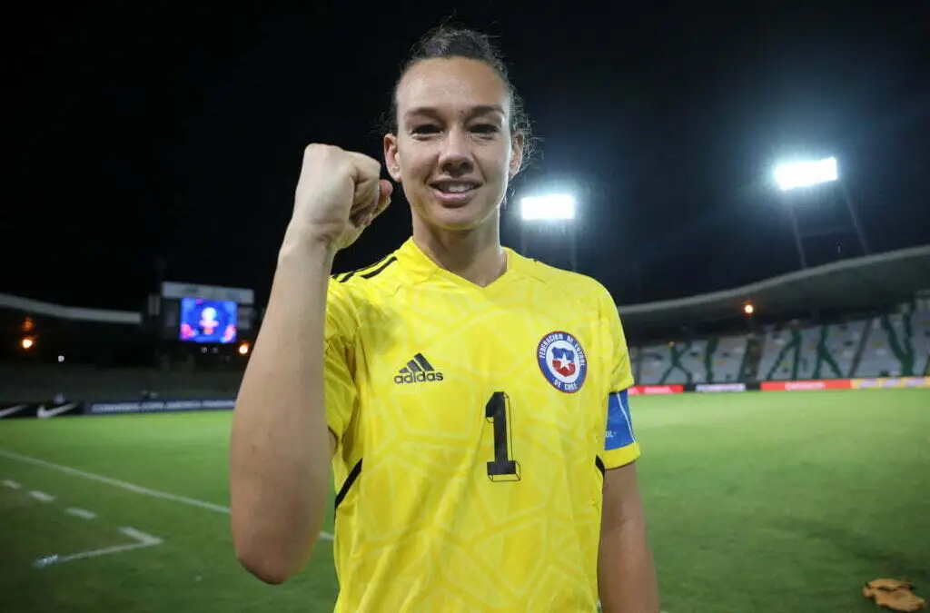 ‘Tiane’ Endler disputó más de 100 partidos con ‘La Roja’.